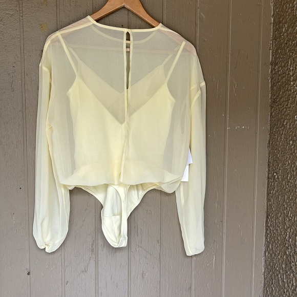 Aritzia Wilfred Talmont bodysuit blouse in butter yellow Jaime beurre - Picture 4 of 7